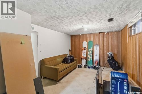 426 8Th Street E, Saskatoon, SK - Indoor