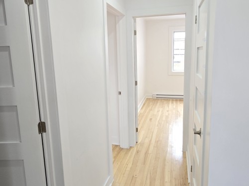 Passageway - 8656 14E Avenue, Montréal (Villeray/Saint-Michel/Parc-Extension), QC - Indoor Photo Showing Other Room