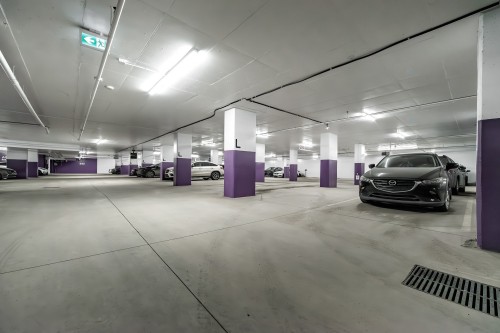 Garage - 1422-60 Rue De L'Éclipse, Brossard, QC - Indoor Photo Showing Garage