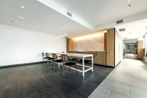 Coin-repas - 1422-60 Rue De L'Éclipse, Brossard, QC - Indoor