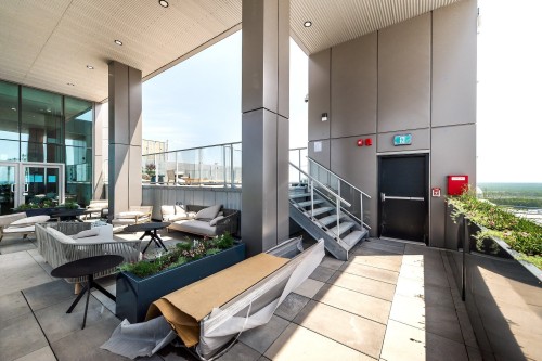 Terrasse - 1422-60 Rue De L'Éclipse, Brossard, QC -  With Exterior