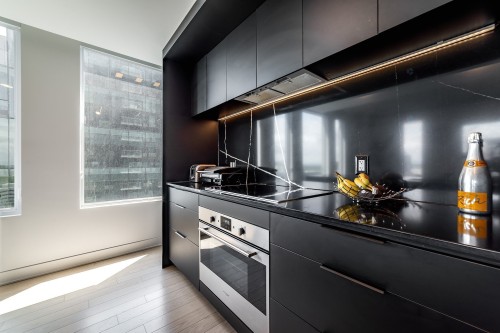 Cuisine - 1422-60 Rue De L'Éclipse, Brossard, QC - Indoor