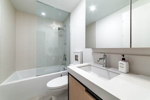 Salle de bains - 1422-60 Rue De L'Éclipse, Brossard, QC - Indoor Photo Showing Bathroom