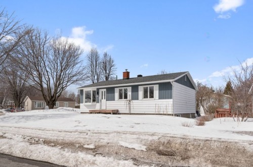 9140 Rue de l'Actif  Québec (La Haute-Saint-Charles), QC G2B 2H2