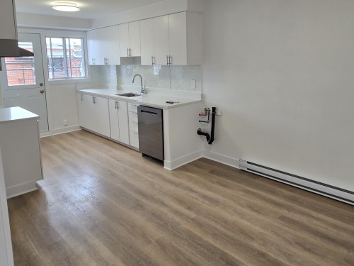 Cuisine - 8654 14E Avenue, Montréal (Villeray/Saint-Michel/Parc-Extension), QC - Indoor Photo Showing Kitchen