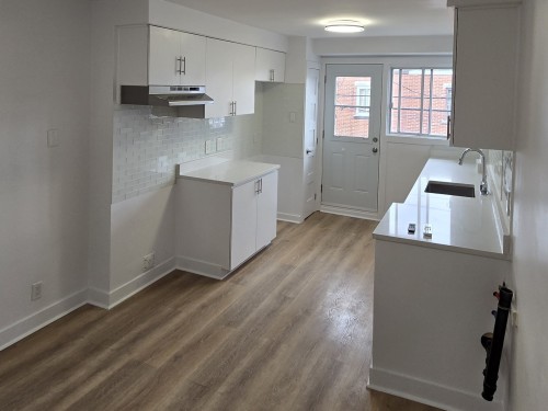 Cuisine - 8654 14E Avenue, Montréal (Villeray/Saint-Michel/Parc-Extension), QC - Indoor Photo Showing Kitchen