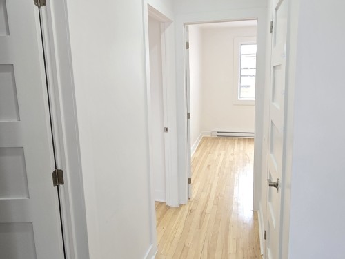 Corridor - 8654 14E Avenue, Montréal (Villeray/Saint-Michel/Parc-Extension), QC - Indoor Photo Showing Other Room