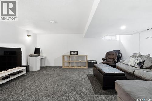 N 4212 Castle Road, Regina, SK - Indoor