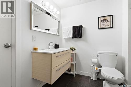 N 4212 Castle Road, Regina, SK - Indoor Photo Showing Bathroom