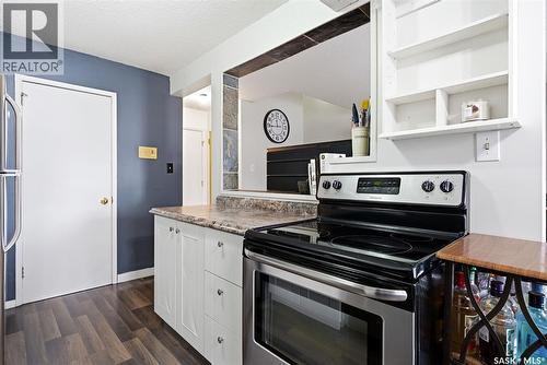 N 4212 Castle Road, Regina, SK - Indoor Photo Showing Kitchen