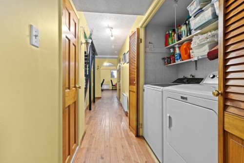 Passageway - 6790 Rue St-Zotique E., Montréal (Mercier/Hochelaga-Maisonneuve), QC - Indoor Photo Showing Laundry Room