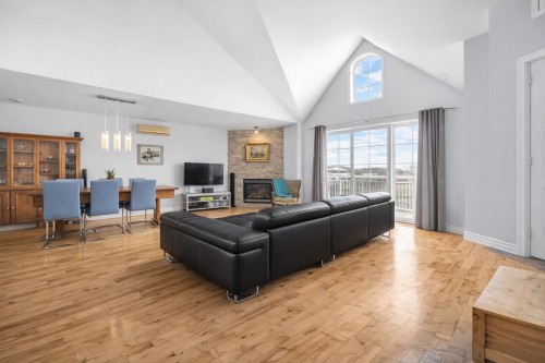 Salon - 6-197 Rue De La Forge, Saint-Eustache, QC - Indoor Photo Showing Living Room With Fireplace