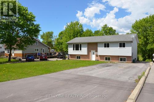 216 FOSTER DRIVE  Barrie, ON L4N 3X8