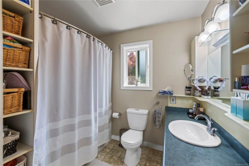 769 Malone Rd, Ladysmith, BC 