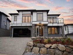 6238 Highwood Dr Duncan, BC V9L 0H5