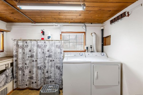 1547 Joan Ave, Crofton, BC 