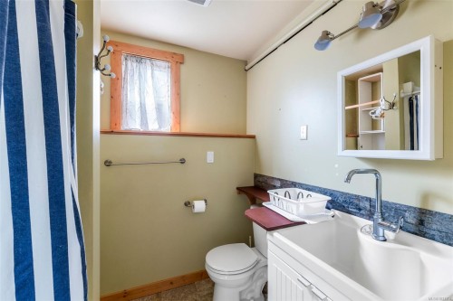 1547 Joan Ave, Crofton, BC 