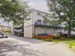 201-991 Cloverdale Ave  Saanich, BC V8X 2T5