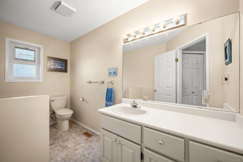 5018 Spence Rd, Courtenay, BC 