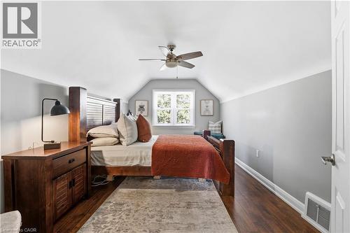 26 Isabel Avenue, Hamilton, ON - Indoor Photo Showing Bedroom