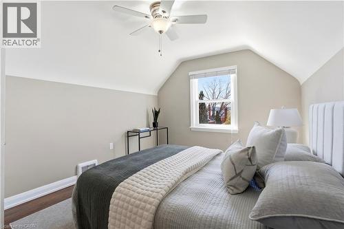 26 Isabel Avenue, Hamilton, ON - Indoor Photo Showing Bedroom