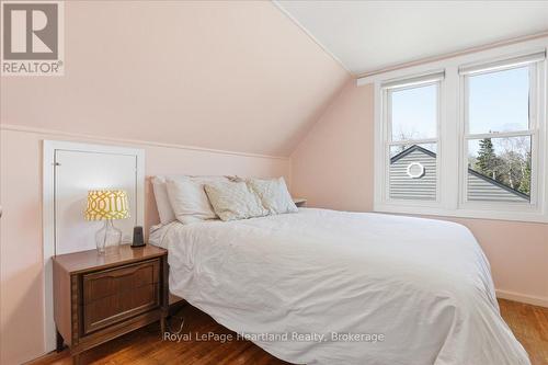 19 Perth Road, Kitchener, ON - Indoor Photo Showing Bedroom