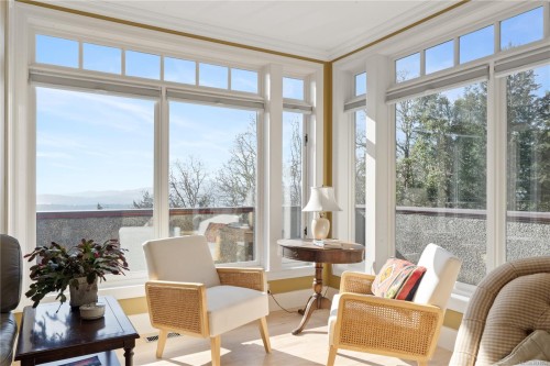 8242 Thomson Pl, Central Saanich, BC 