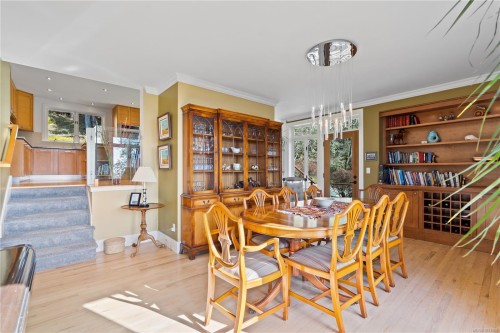 8242 Thomson Pl, Central Saanich, BC 