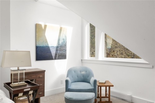 8242 Thomson Pl, Central Saanich, BC 