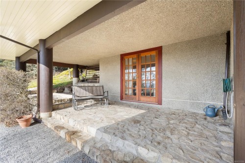 8242 Thomson Pl, Central Saanich, BC 