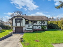 891 Lavender Ave Saanich, BC V8Z 2M6