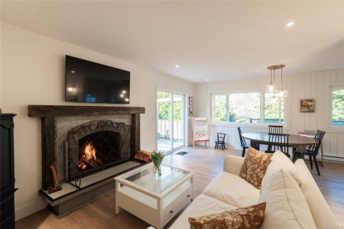 323 Masters Rd, Victoria, BC 