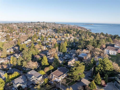 323 Masters Rd, Victoria, BC 