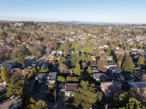 323 Masters Rd, Victoria, BC 