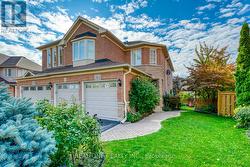 2112 REDSTONE CRESCENT Oakville, ON L6M 5B2