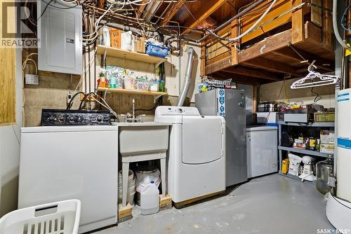 78 Straub Crescent, Regina, SK - Indoor Photo Showing Laundry Room