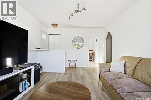 78 Straub Crescent, Regina, SK - Indoor Photo Showing Living Room