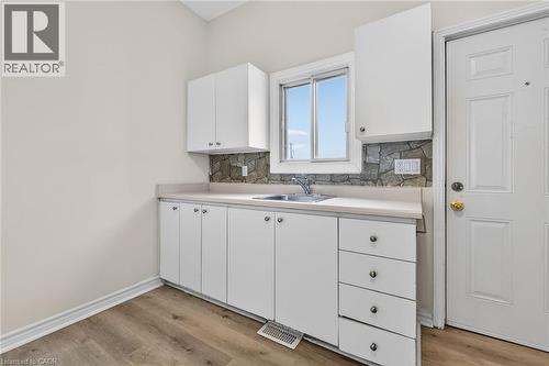 4049 Highway 6, Hamilton, ON - Indoor Photo Showing Other Room