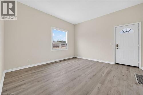4049 Highway 6, Hamilton, ON - Indoor Photo Showing Other Room