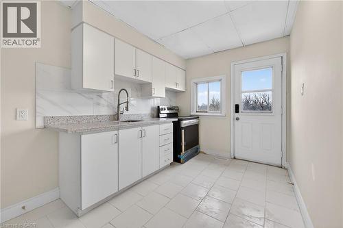 4049 Highway 6, Hamilton, ON - Indoor Photo Showing Kitchen
