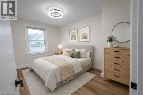 157 Tragina Avenue N, Hamilton, ON - Indoor Photo Showing Bedroom