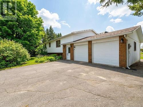 1386 JOHNSTON DRIVE  Ottawa, ON K4P 1A6