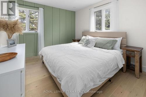 1386 Johnston Drive, Ottawa, ON - Indoor Photo Showing Bedroom