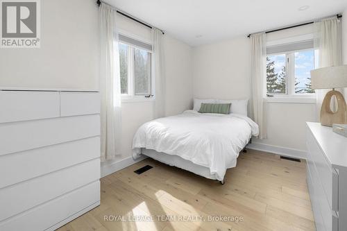 1386 Johnston Drive, Ottawa, ON - Indoor Photo Showing Bedroom