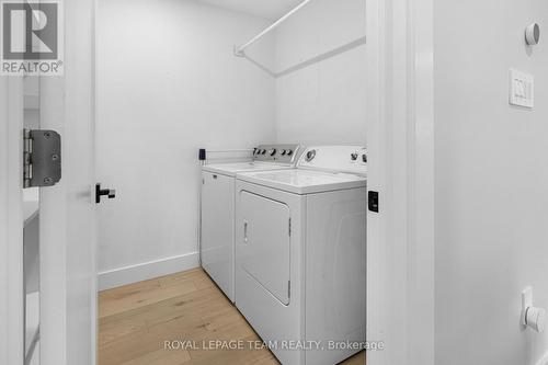 1386 Johnston Drive, Ottawa, ON - Indoor Photo Showing Laundry Room