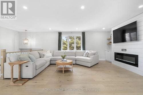 1386 Johnston Drive, Ottawa, ON - Indoor Photo Showing Living Room With Fireplace