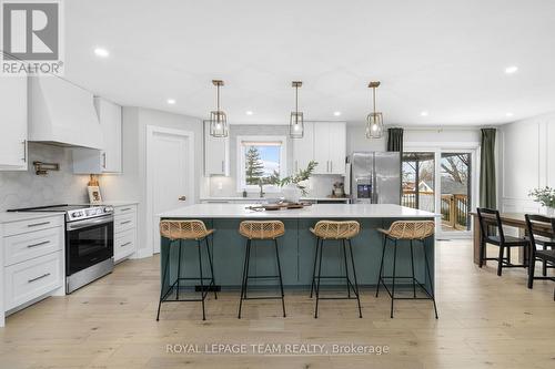 1386 Johnston Drive, Ottawa, ON - Indoor Photo Showing Kitchen With Upgraded Kitchen