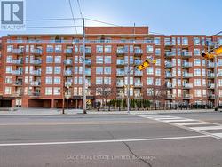 305 - 2495 DUNDAS STREET W Toronto, ON M6P 1X4