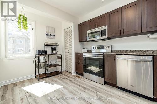 bright kitchen area - 28 - 28 Peary Way, Ottawa, ON - Indoor Photo Showing Kitchen