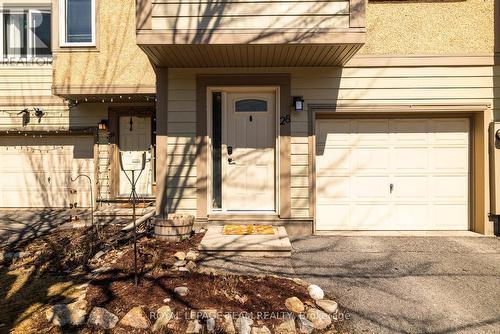 entrance - 28 - 28 Peary Way, Ottawa, ON - Outdoor